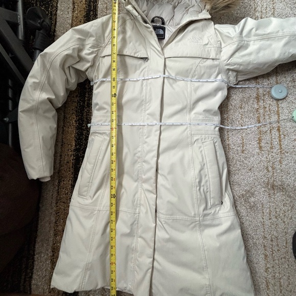 The North Face Women's Cream Arctic Down Parka - Picture 6 of 12